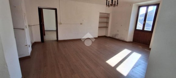 3 rooms Apartment in Varallo Pombia, Italy No. 285313 9