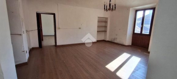 3 rooms Apartment in Varallo Pombia, Italy No. 285313 11