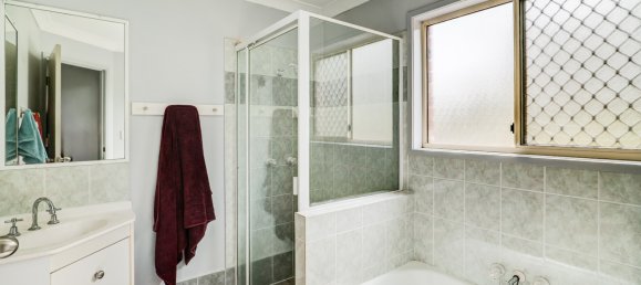 Casa de 4 dormitorios en Mount Hallen, Australia No. 398 16