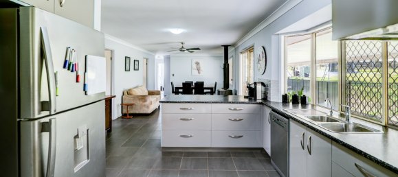 Casa de 4 dormitorios en Mount Hallen, Australia No. 398 4