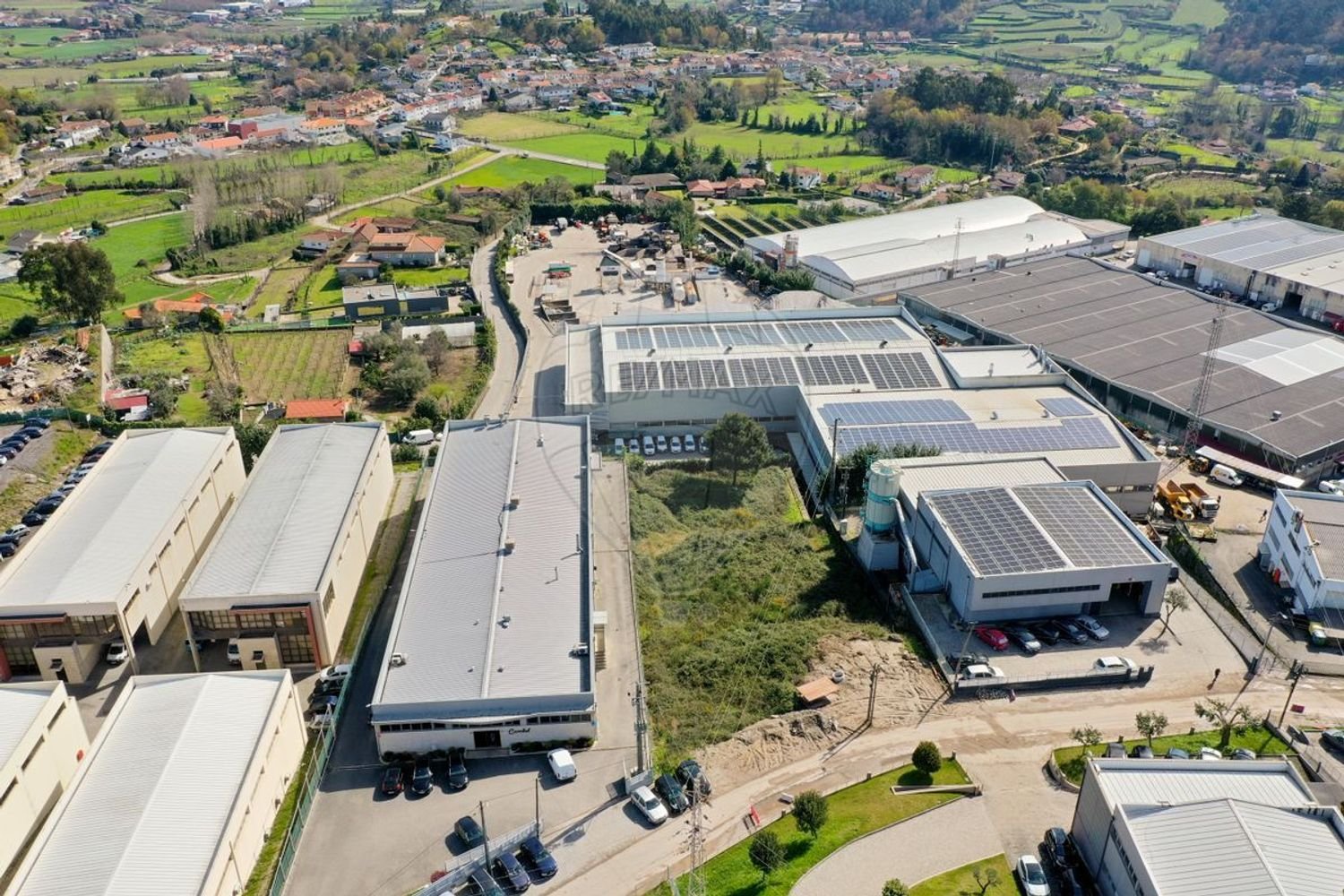 2295m² Building in Guimaraes, Portugal No. 40303