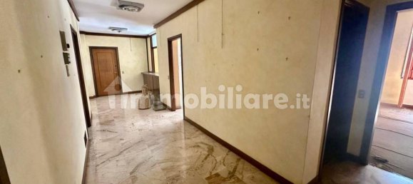 4 bedrooms Apartment in Piacenza, Italy No. 302996 7