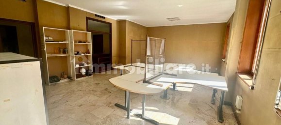 4 bedrooms Apartment in Piacenza, Italy No. 302996 8