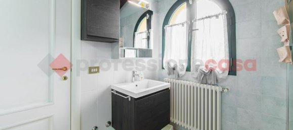 5-salle Penthouse à Reggio Emilia, Italy No. 12835 33