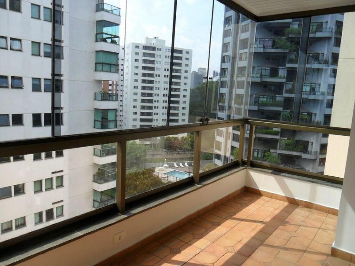 Apartamento de 4 dormitorios en Sao Paulo, Brazil No. 433684