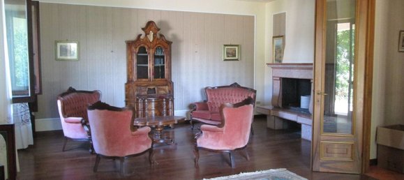 8غرفة فيلا في Isola Dovarese, Italy رقم 16355 5