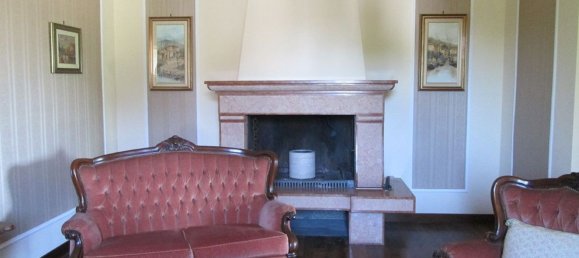 8غرفة فيلا في Isola Dovarese, Italy رقم 16355 3