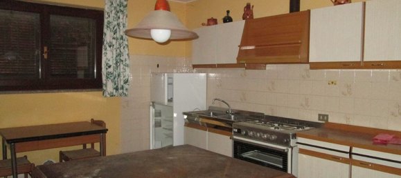 8غرفة فيلا في Isola Dovarese, Italy رقم 16355 17