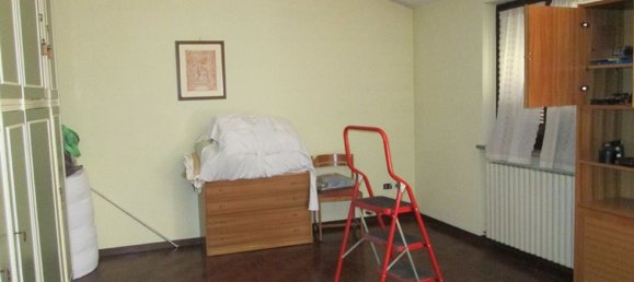 8غرفة فيلا في Isola Dovarese, Italy رقم 16355 13