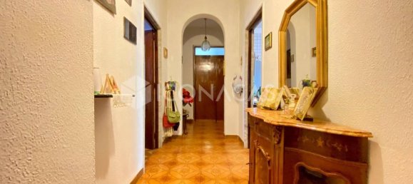 4 rooms Apartment in Bitonto, Italy No. 22502 22