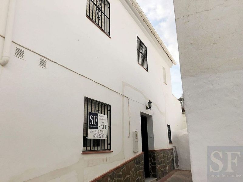 3 bedrooms Townhouse in Canillas De Albaida, Spain No. 228357