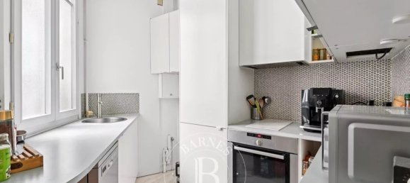 2 bedrooms Apartment in Paris, France No. 347411 6