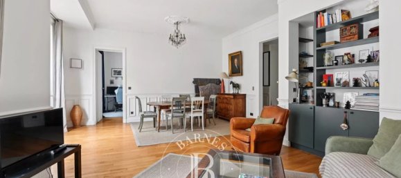 2 bedrooms Apartment in Paris, France No. 347411 2