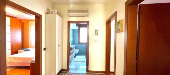 6 rooms House in Martellago, Italy No. 220987 2