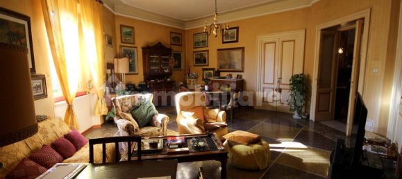 4 bedrooms Apartment in Livorno, Italy No. 228002 3