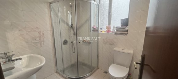 3 bedrooms House in Fgura, Malta No. 8238 15