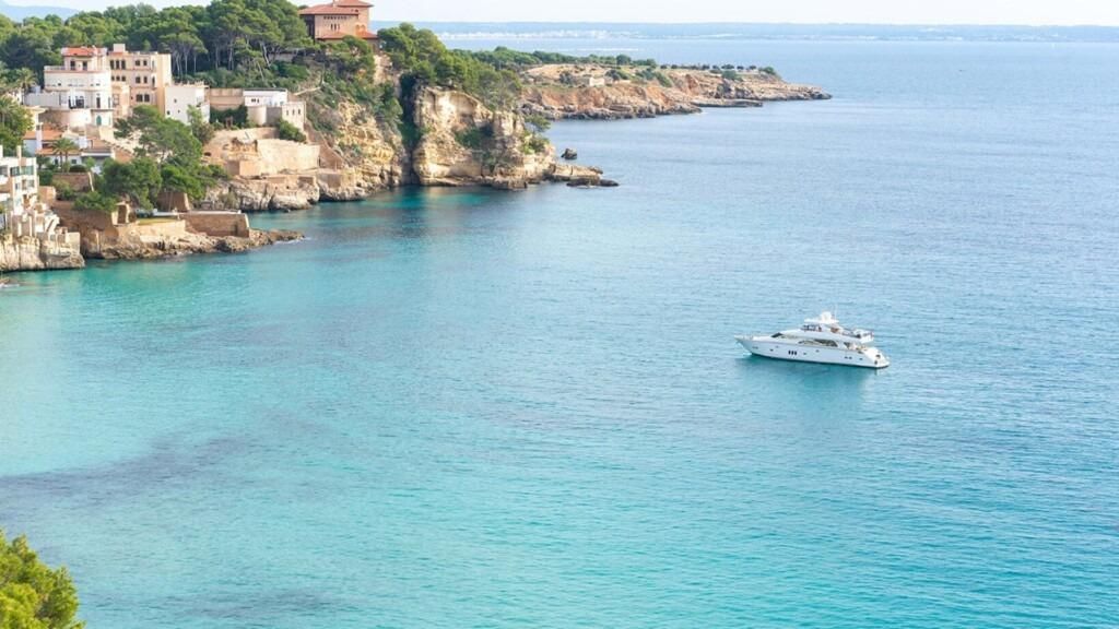 465m² Building in Palma de Majorca, Spain No. 136690