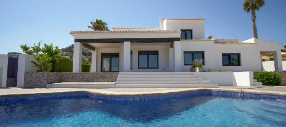 3 bedrooms Villa in Moraira, Spain No. 134506 2