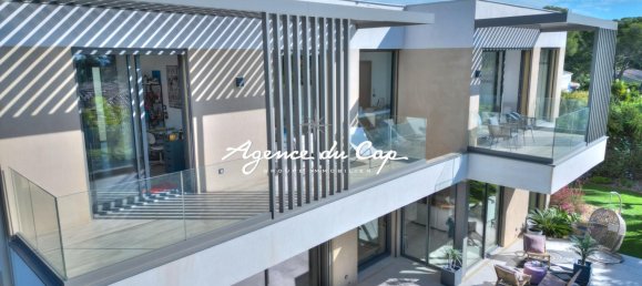 3 غرف نوم فيلا في Saint-Raphael, France رقم 303937 17