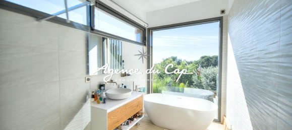 3 غرف نوم فيلا في Saint-Raphael, France رقم 303937 10