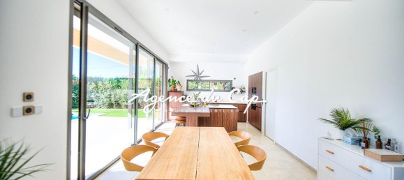 3 غرف نوم فيلا في Saint-Raphael, France رقم 303937 4