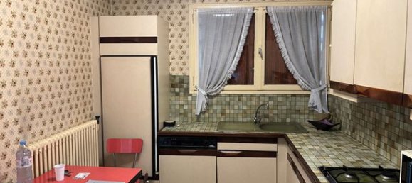 Casa de 2 dormitorios en Chateauroux, France No. 305323 3