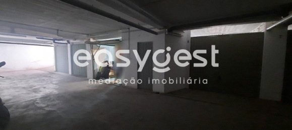 32m² Garage in Setubal, Portugal No. 77383 3