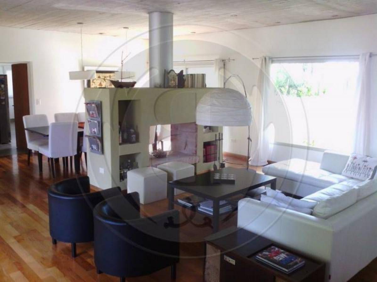 4 bedrooms House in Tigre, Argentina No. 62305