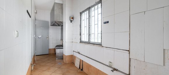 138m² Commercial property in Vila Nova de Famalicao, Portugal No. 28682 8