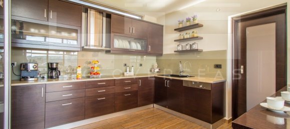 3 bedrooms Villa in Crete, Greece No. 376 9