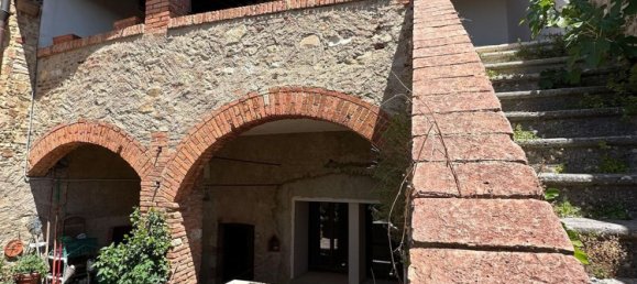 7 rooms Apartment in Siena, Italy No. 289100 2