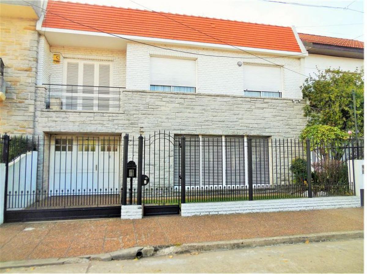 4 bedrooms House in Lomas de Zamora, Argentina No. 20836