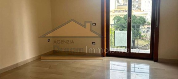 4 bedrooms Apartment in Giugliano in Campania, Italy No. 376759 10