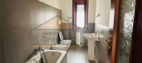 4 bedrooms Apartment in Giugliano in Campania, Italy No. 376759 7