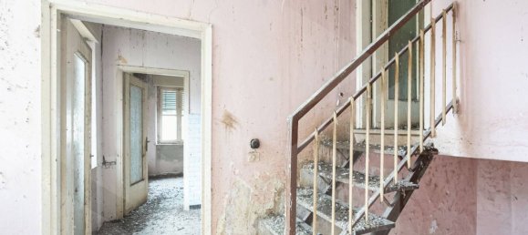 4-salle Entrepôt à Cabiate, Italy No. 20232 11