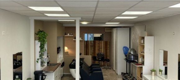 Gewerbliche Immobilie in Briare, France 102m², Nr. 53231 3