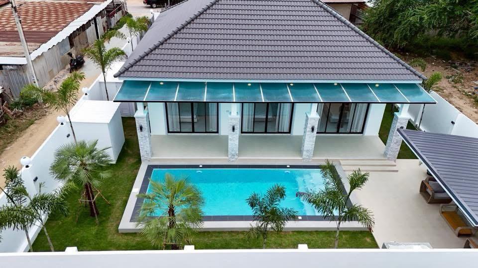 3 bedrooms Villa in Pattaya, Thailand No. 75009