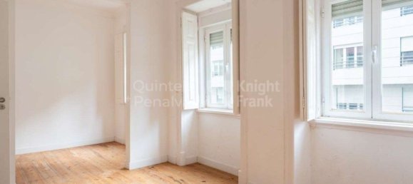 281m² Building in Lisbon, Portugal No. 122568 6