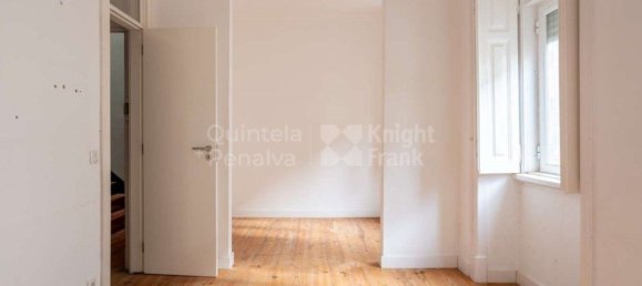 281m² Building in Lisbon, Portugal No. 122568 7