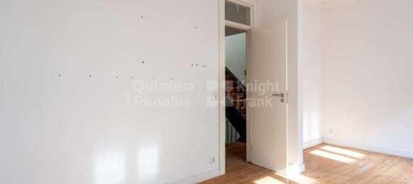 281m² Building in Lisbon, Portugal No. 122568 14