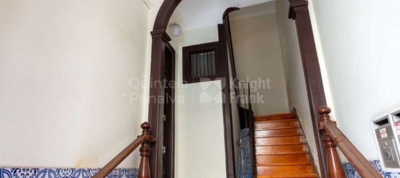 281m² Building in Lisbon, Portugal No. 122568 2