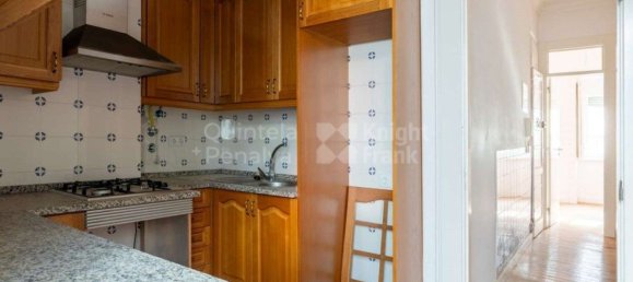 281m² Building in Lisbon, Portugal No. 122568 12