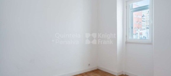 281m² Building in Lisbon, Portugal No. 122568 15