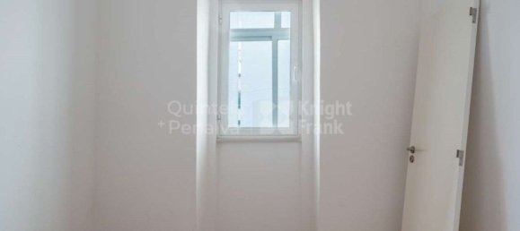 281m² Building in Lisbon, Portugal No. 122568 19