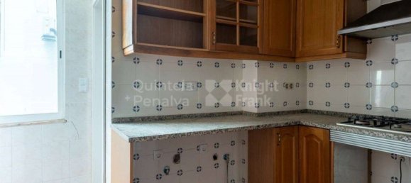 281m² Building in Lisbon, Portugal No. 122568 11