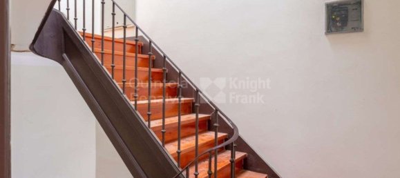 281m² Building in Lisbon, Portugal No. 122568 3