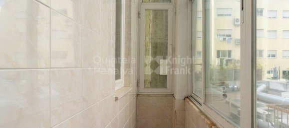 281m² Building in Lisbon, Portugal No. 122568 13