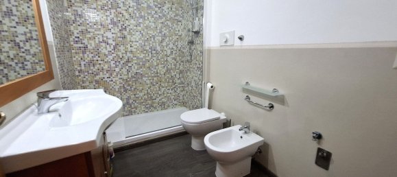 2 bedrooms Apartment in Genoa, Italy No. 335703 19