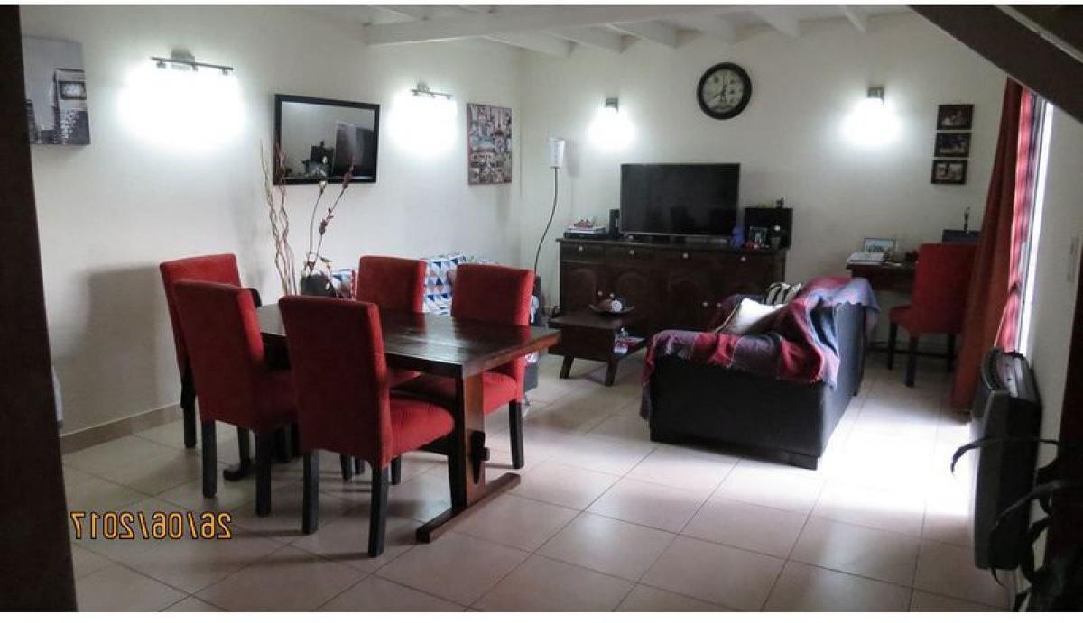 2 Schlafzimmer Haus in Tres de Febrero, Argentina, Nr. 63639