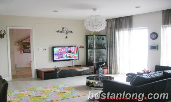 3 bedrooms Apartment in Tay Ho, Vietnam No. 5577